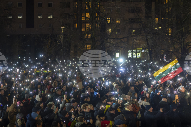 Управляващата партия в Литва остава в коалиция с група, чийто лидер е признат за виновен в подбуждане към омраза срещу евреите 