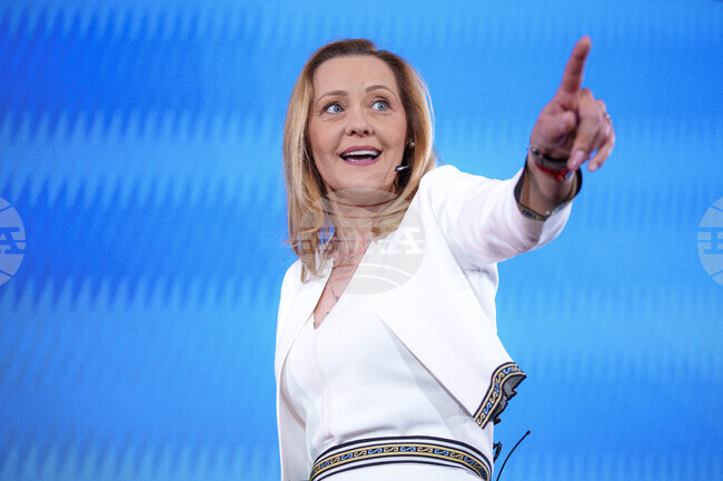 Опозиционната лидерка Елена Ласкони сравни президента Йоханис с Николае Чаушеску