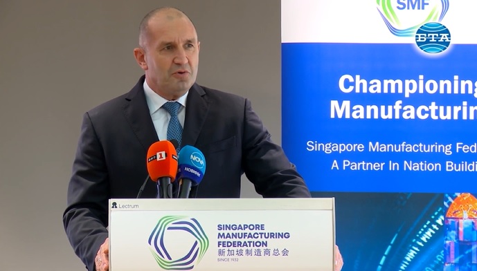 Инвестирането в хората, образованието, иновациите и технологиите е ключът към успеха в бъдеще, каза президентът Румен Радев на бизнес форум в Сингапур Инвестирането в хората, образованието, иновациите и технологиите е ключът към успеха в бъдеще, каза президентът Румен Радев на бизнес форум в Сингапур