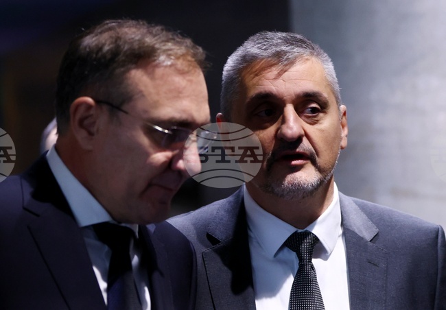 "БСП-Обединена левица" кани на разговори ПП-ДБ, "Възраждане", АПС, ИТН и МЕЧ за формиране на надпартийно мнозинство за избор на председател на парламента