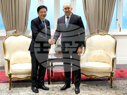 Сингапур - Румен Радев - Лорънс Уонг - среща