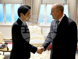 Сингапур - Румен Радев - Лорънс Уонг - среща