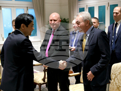 Сингапур - Румен Радев - Лорънс Уонг - среща