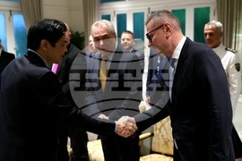 Сингапур - Румен Радев - Лорънс Уонг - среща