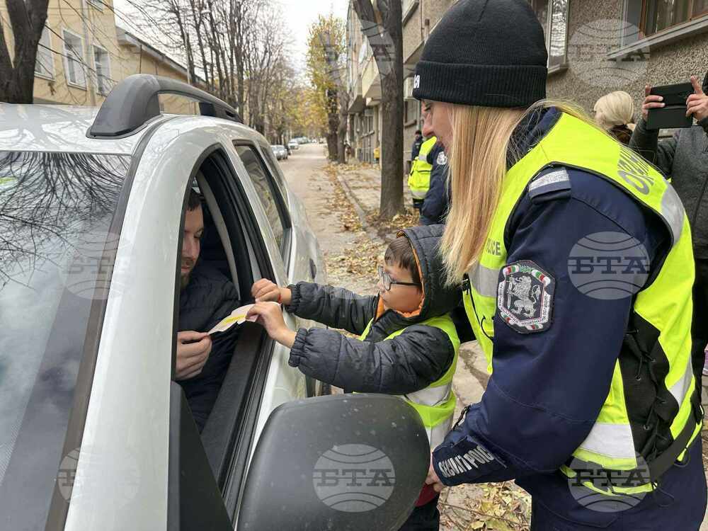Деца от подготвителна група в шуменско училище се включиха в кампанията по пътна безопасност „Послание на есенния лист“