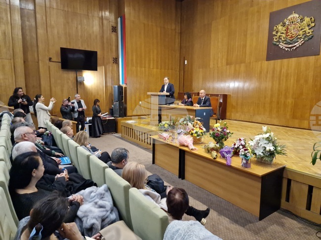 Най-големият факултет на Великотърновския университет стана на 40 години