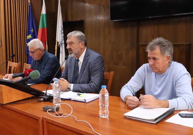 Засилен контрол над домашните кучета поиска областният управител на Русе