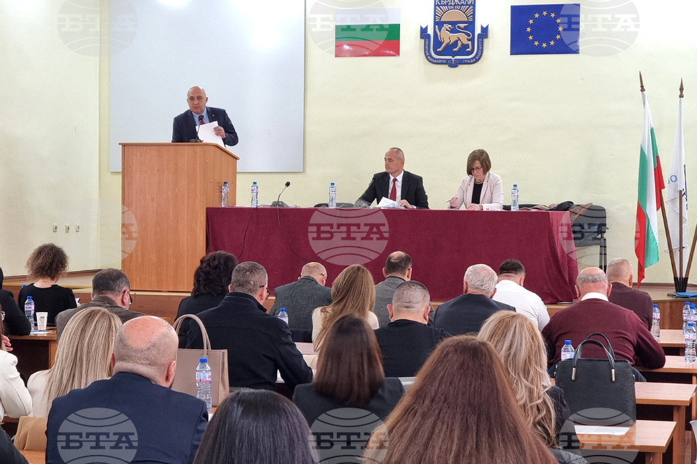 Промяна в числеността на общинската администрация и закриване на общинското радио "Кърджали" са в дневния ред на Общинския съвет