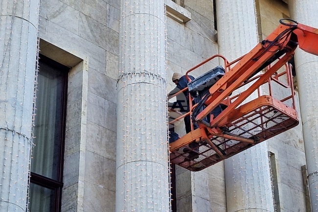 Бургас - сграда на общината - коледни светлини