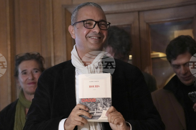 Писателят Камел Дауд издаде политическо есе, критикуващо алжирските власти и ислямистите