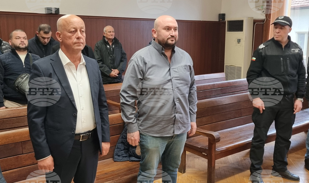 Кметът на Минерални бани Мюмюн Искендер и общинският служител Байрям Иляз остават под домашен арест, определи Окръжният съд в Хасково