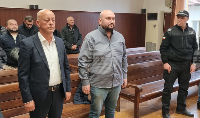 Кметът на Минерални бани Мюмюн Искендер и общинският служител Байрям Иляз остават под домашен арест, определи Окръжният съд в Хасково