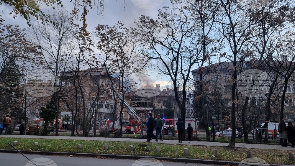 Пожар - къща - бул. "Евлоги и Христо Георгиеви"
