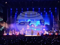 Хиляди пяха и танцуваха с „Молец“, снимка – Даниел Димитров/БТА