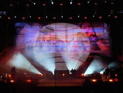 Хиляди пяха и танцуваха с „Молец“, снимка – Даниел Димитров/БТА