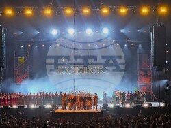 Хиляди пяха и танцуваха с „Молец“, снимка – Даниел Димитров/БТА