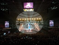 Хиляди пяха и танцуваха с „Молец“, снимка – Даниел Димитров/БТА