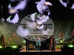 Хиляди пяха и танцуваха с „Молец“, снимка – Даниел Димитров/БТА