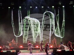 Хиляди пяха и танцуваха с „Молец“, снимка – Даниел Димитров/БТА