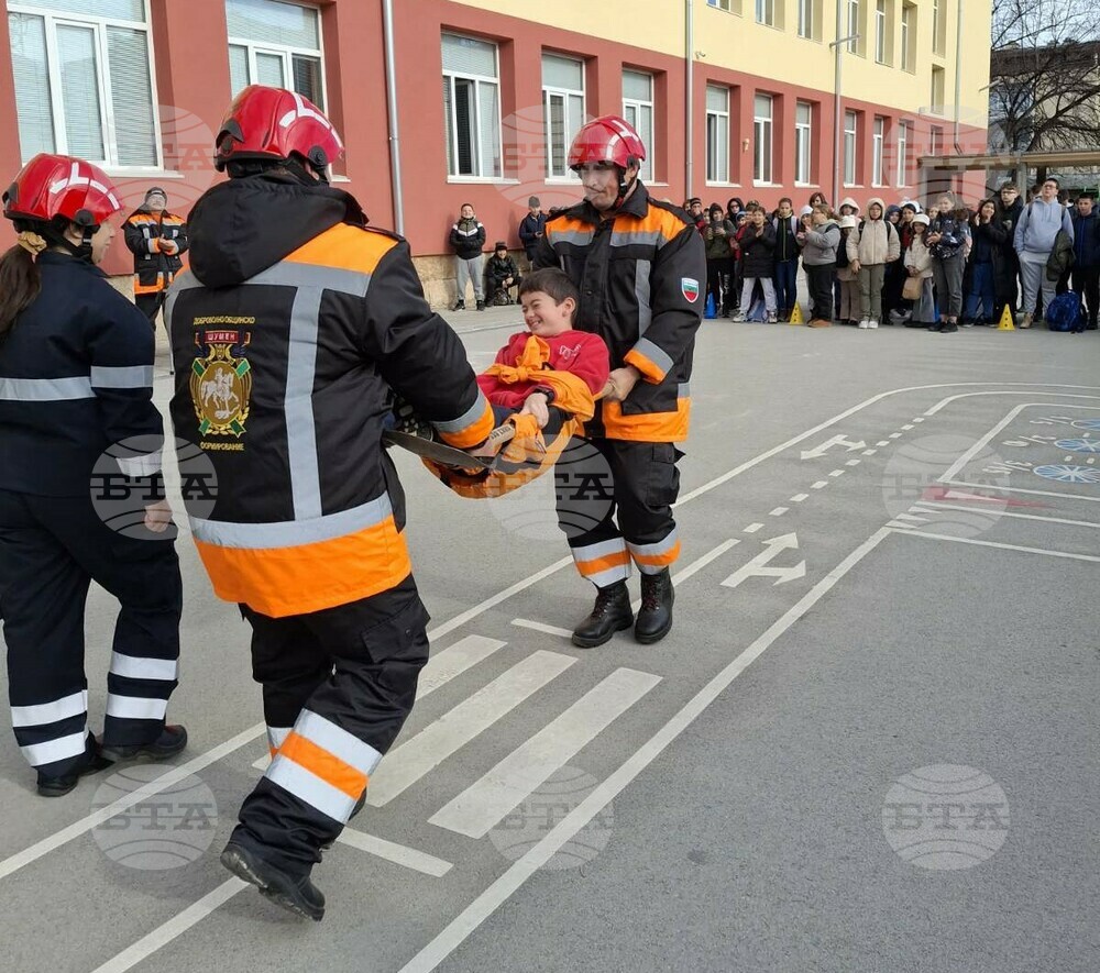 Община Шумен: Демонстрация за овладяване на бедствия, пожари и извънредни ситуации в СУ „Сава Доброплодни“