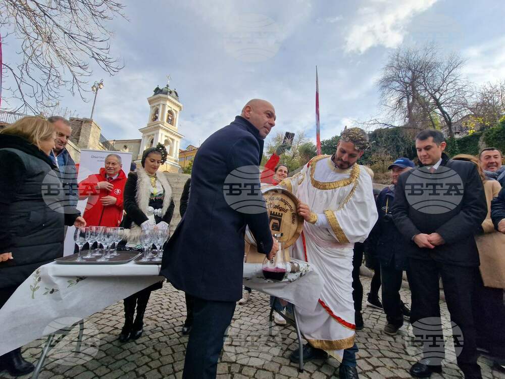 Близо 20 процента от винопроизводителите в България участват в тазгодишното издание на "Дефиле на младото вино" в Пловдив