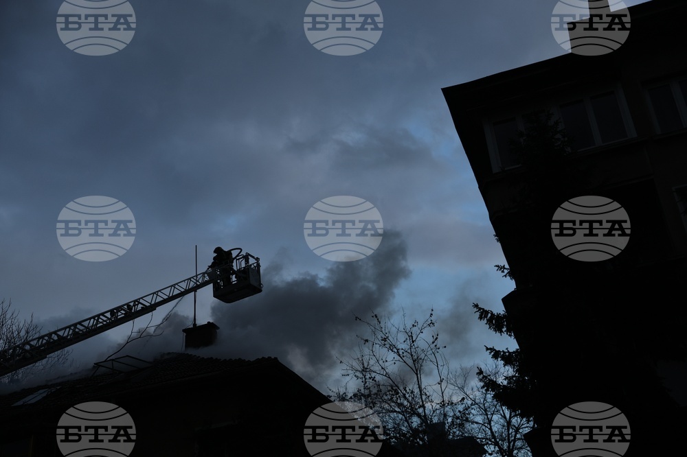 Пожар - къща - бул. "Евлоги и Христо Георгиеви"