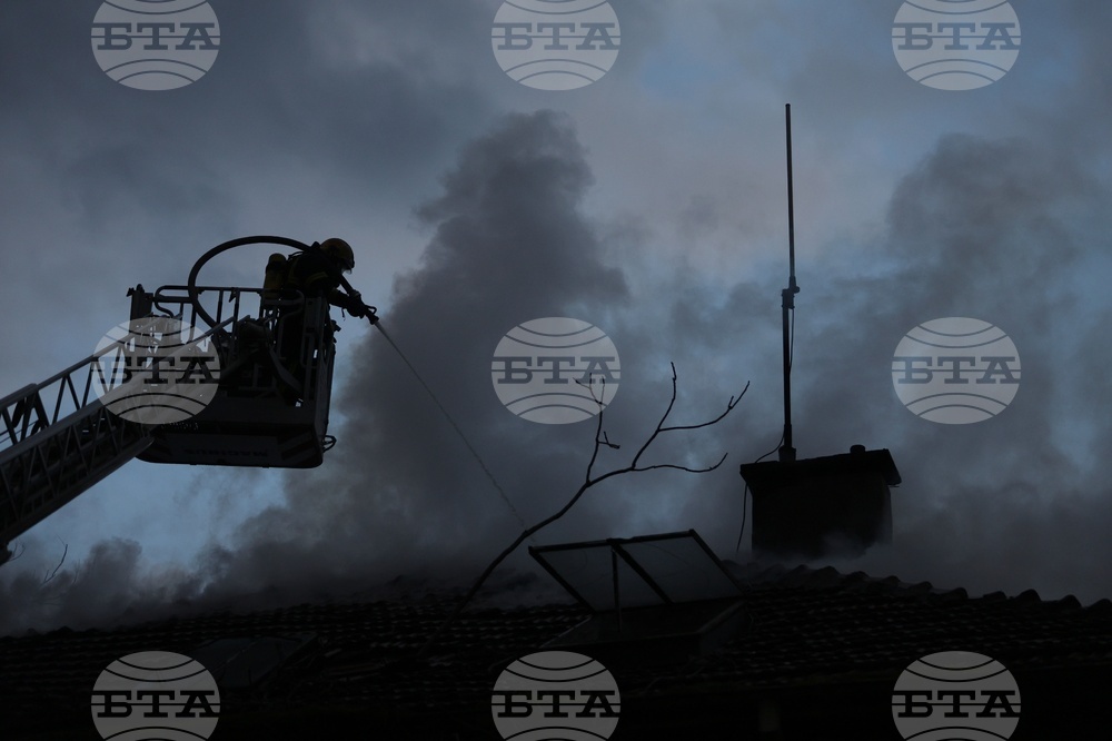 Пожар - къща - бул. "Евлоги и Христо Георгиеви"