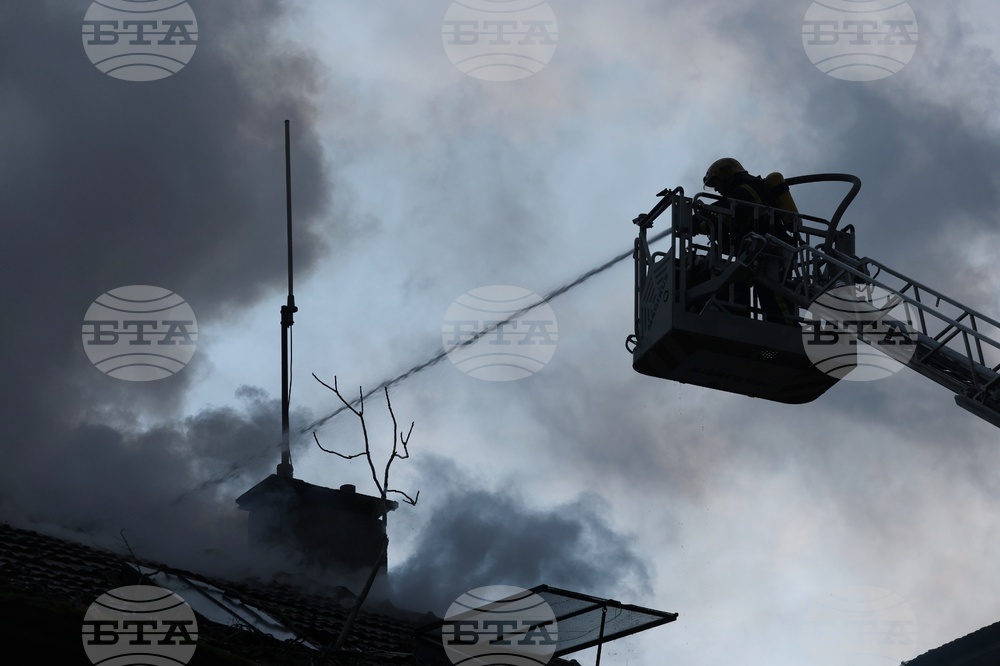 Пожар - къща - бул. "Евлоги и Христо Георгиеви"