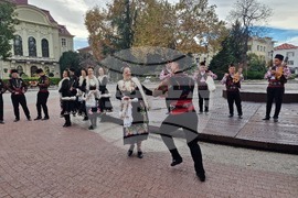 Пловдив - „Дефиле на младото вино 2024“