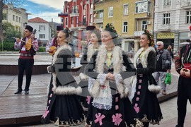 Пловдив - „Дефиле на младото вино 2024“