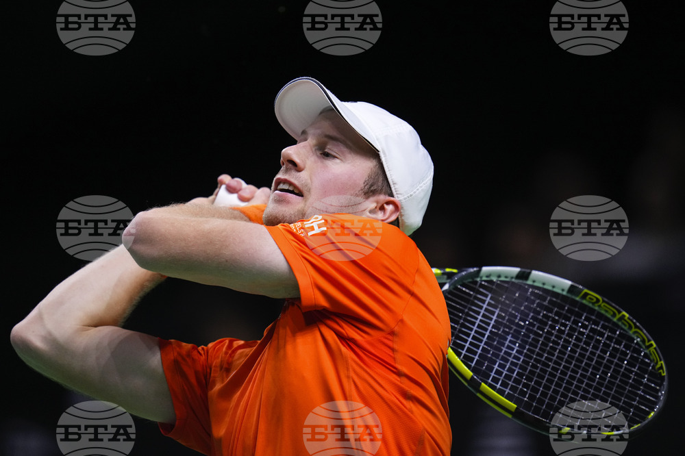 Ботик ван де Зандсхулп даде преднина на Нидерландия в полуфинала с Германия за купа "Дейвис"