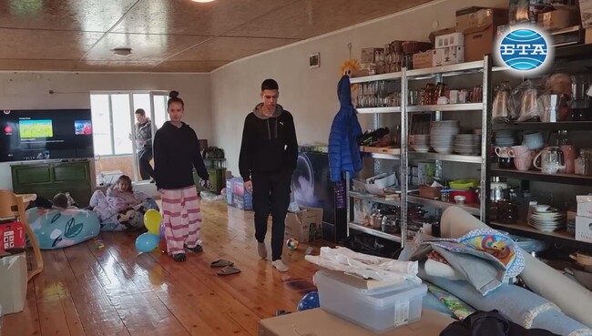 Центърът в Перник за майки и деца, бягащи от войната,  прие първите бежанци