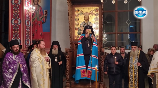 Честният пояс на Пресвета Богородица бе посрещнат в храм "Св. Георги Победоносец" в Тервел