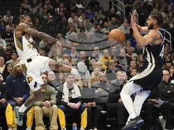 Pacers Bucks Basketball
