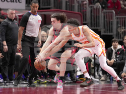 Hawks Bulls Basketball