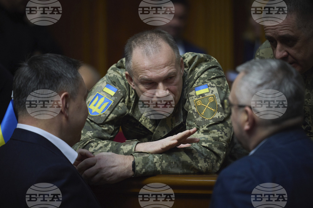 Демобилизация би означавала загубата на почти една трета от армията, заяви главнокомандващият украинските въоръжени сили ген. Сирски