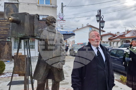 Самоков - Анастас Карастоянов - паметник - поклонение