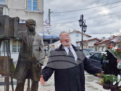 Самоков - Анастас Карастоянов - паметник - поклонение