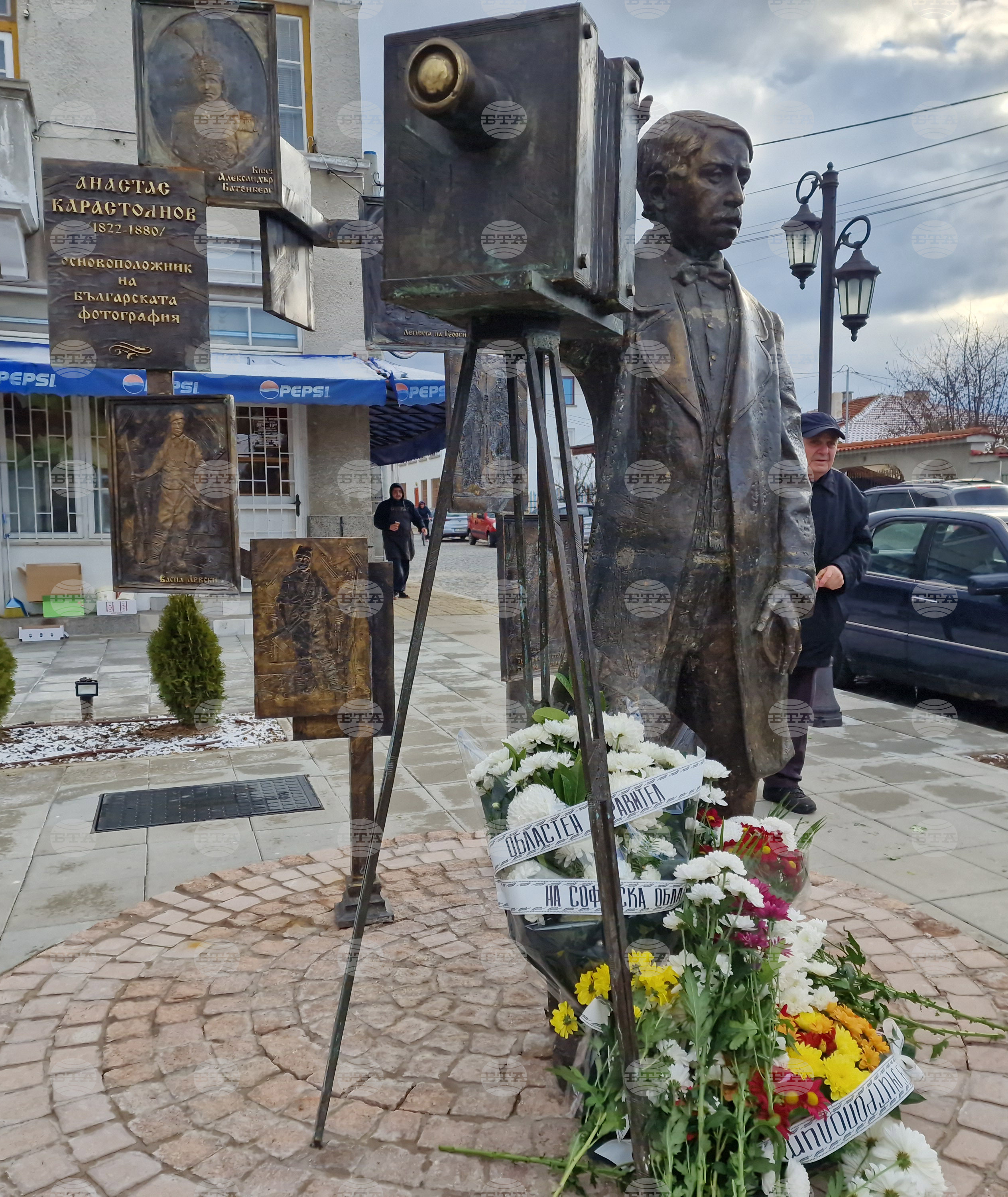Самоков - Анастас Карастоянов - паметник - поклонение