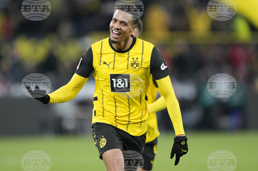 Манчестър Юнайтед с интерес към полузащитника на Борусия Дортмунд Феликс Нмеча