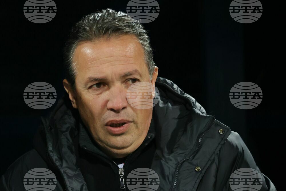 Старши треньорът Антон Велков остана недоволен от "детинските грешки" на Локомотив при статични положения