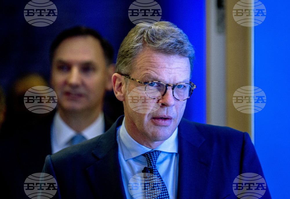 Германците трябва да работят повече, призова президентът на „Дойче банк“ Кристиан Зевинг 