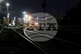 Гара "Захарна фабрика" - релси - дерейлирал локомотив