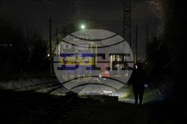 Гара "Захарна фабрика" - релси - дерейлирал локомотив