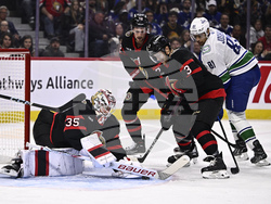 Canucks Senators Hockey