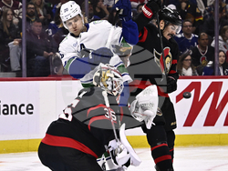 Canucks Senators Hockey