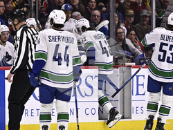 Canucks Senators Hockey