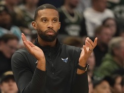 Hornets Bucks Basketball