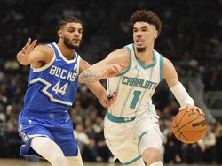 Hornets Bucks Basketball