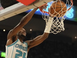Hornets Bucks Basketball
